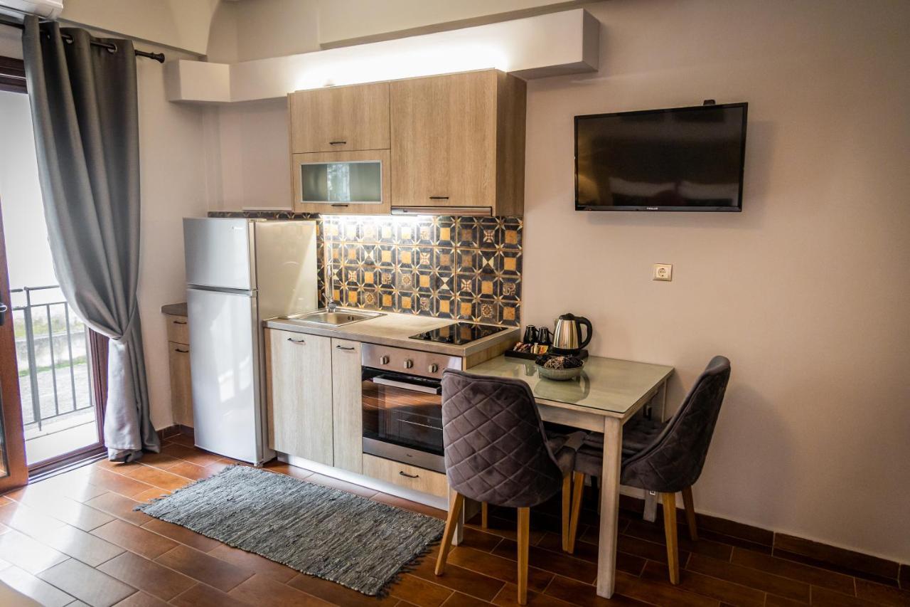 Apartament Maron Kalawrita Zewnętrze zdjęcie