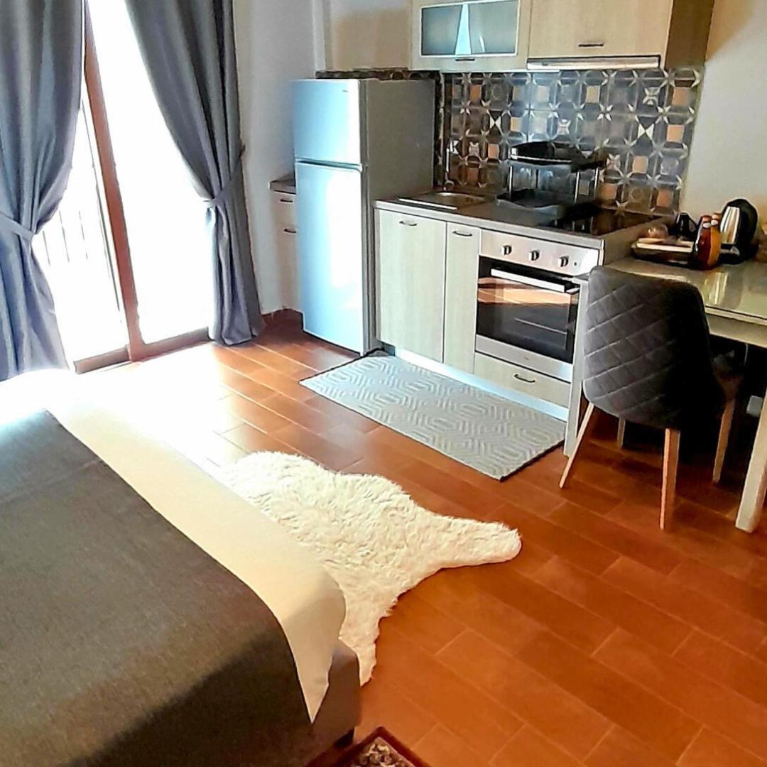 Apartament Maron Kalawrita Zewnętrze zdjęcie